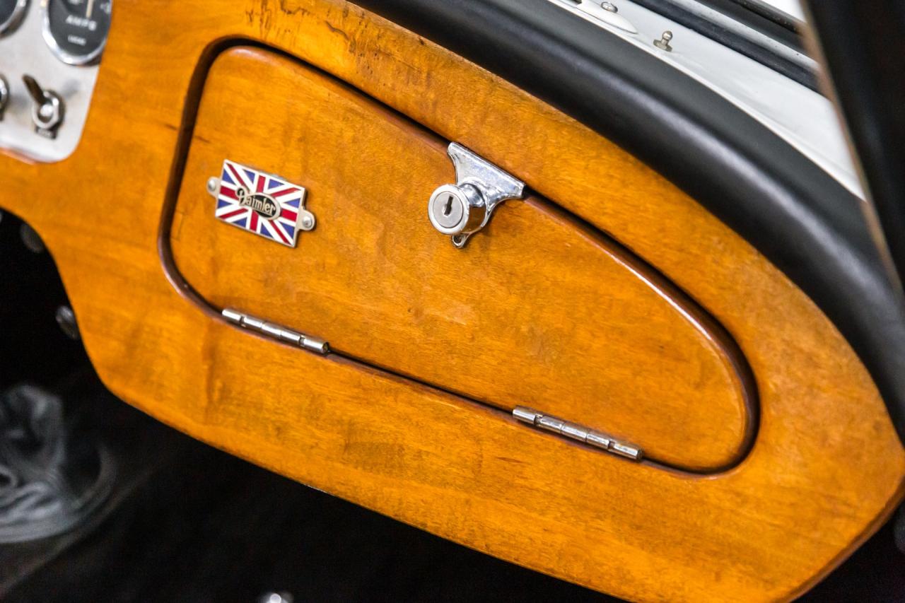 1961 Daimler SP250