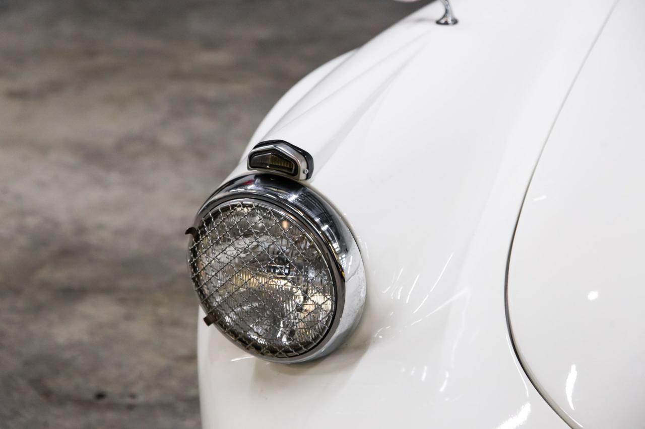 1961 Daimler SP250