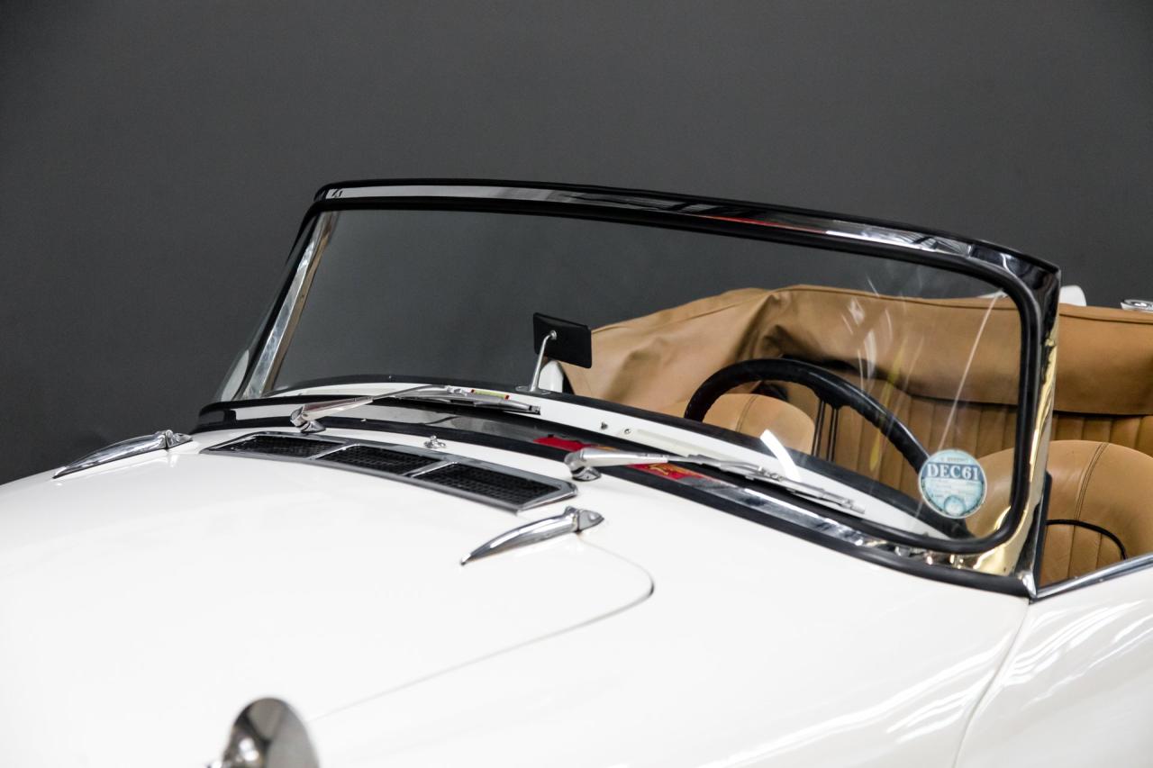 1961 Daimler SP250