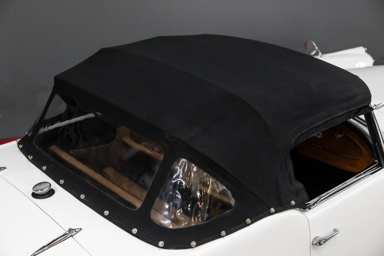 1961 Daimler SP250