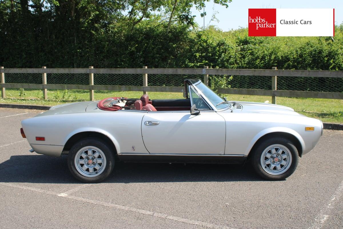 1981 Fiat 124 SPIDER LHD