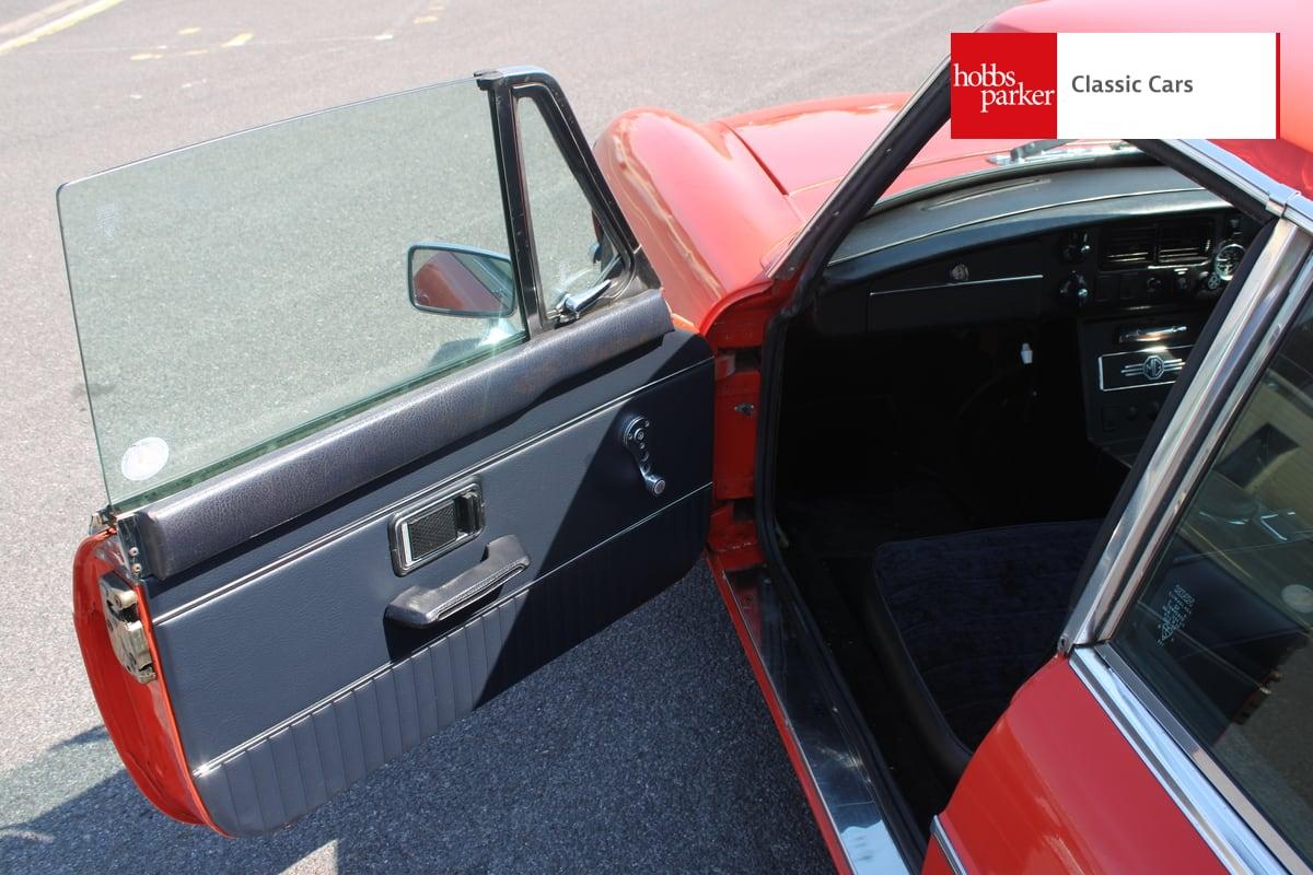1974 MG B GT