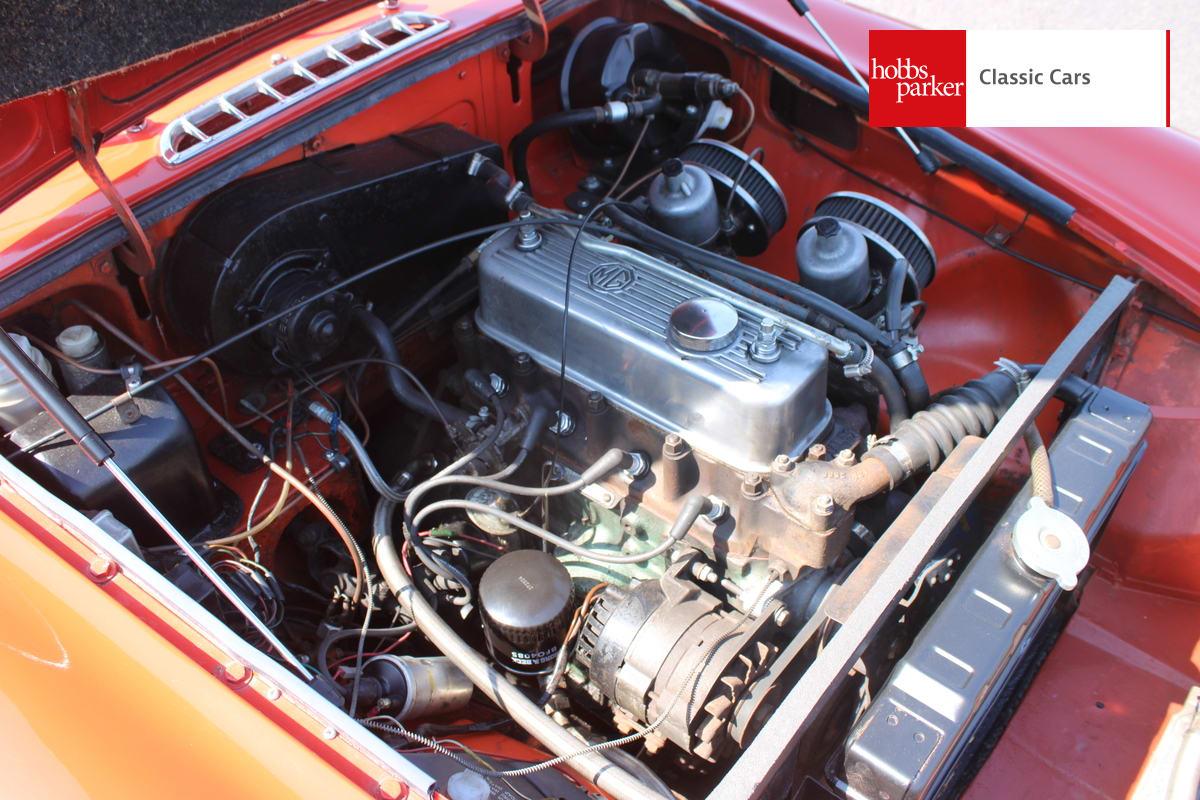 1974 MG B GT
