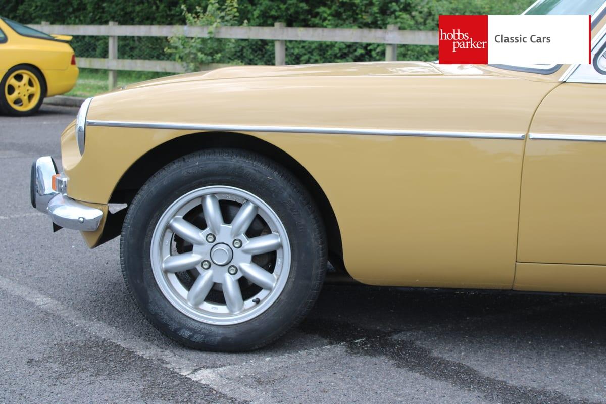 1972 MG B GT V8