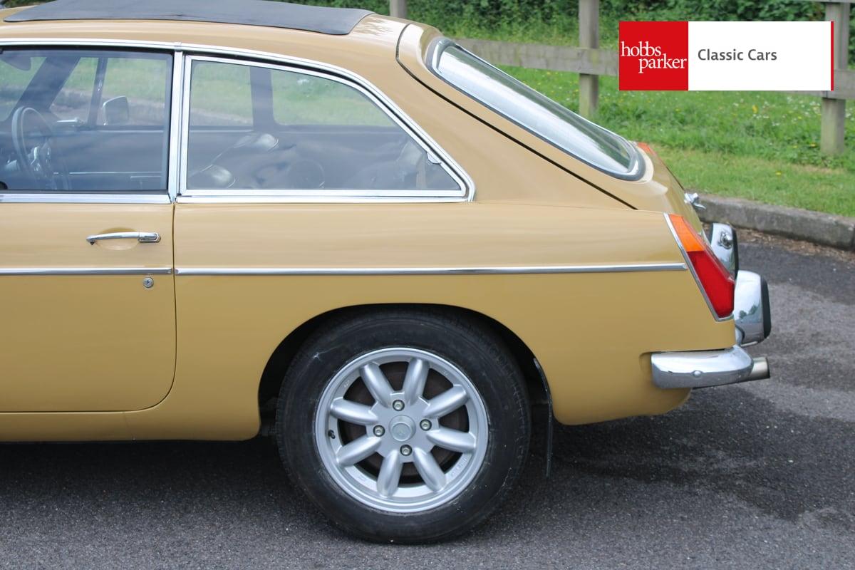 1972 MG B GT V8