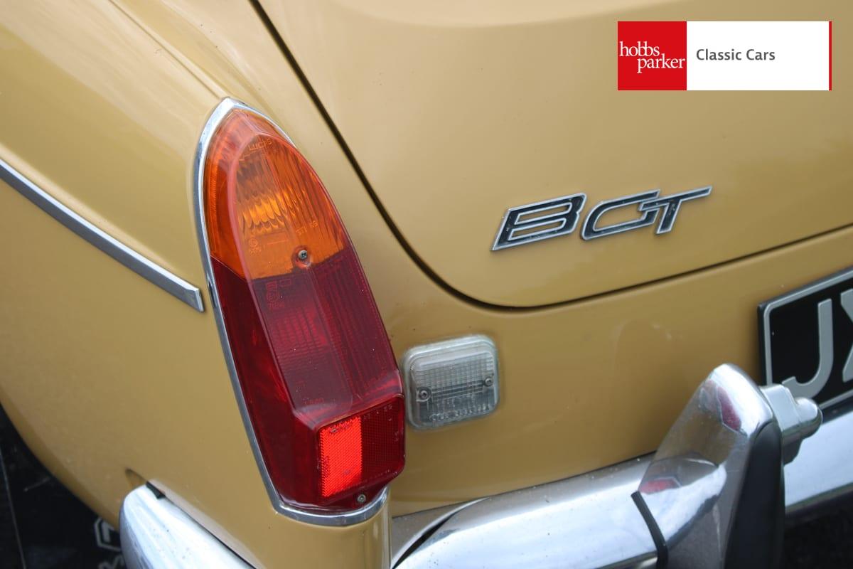 1972 MG B GT V8
