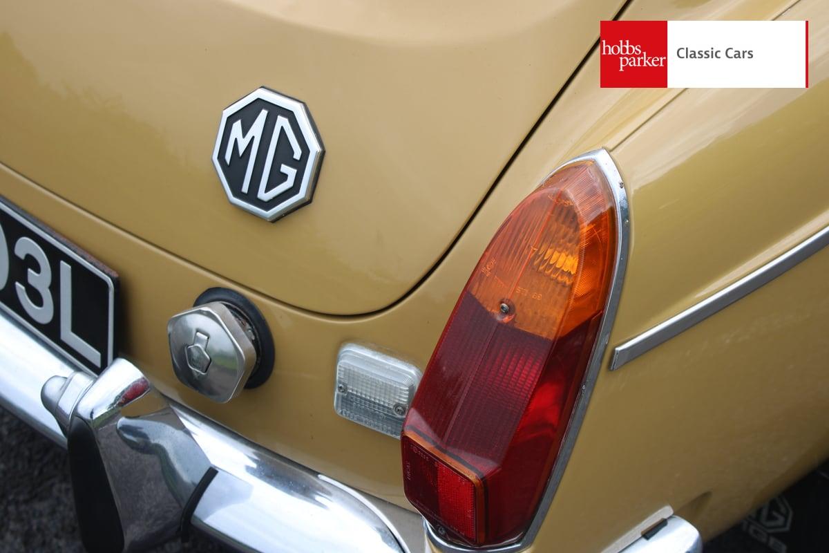 1972 MG B GT V8