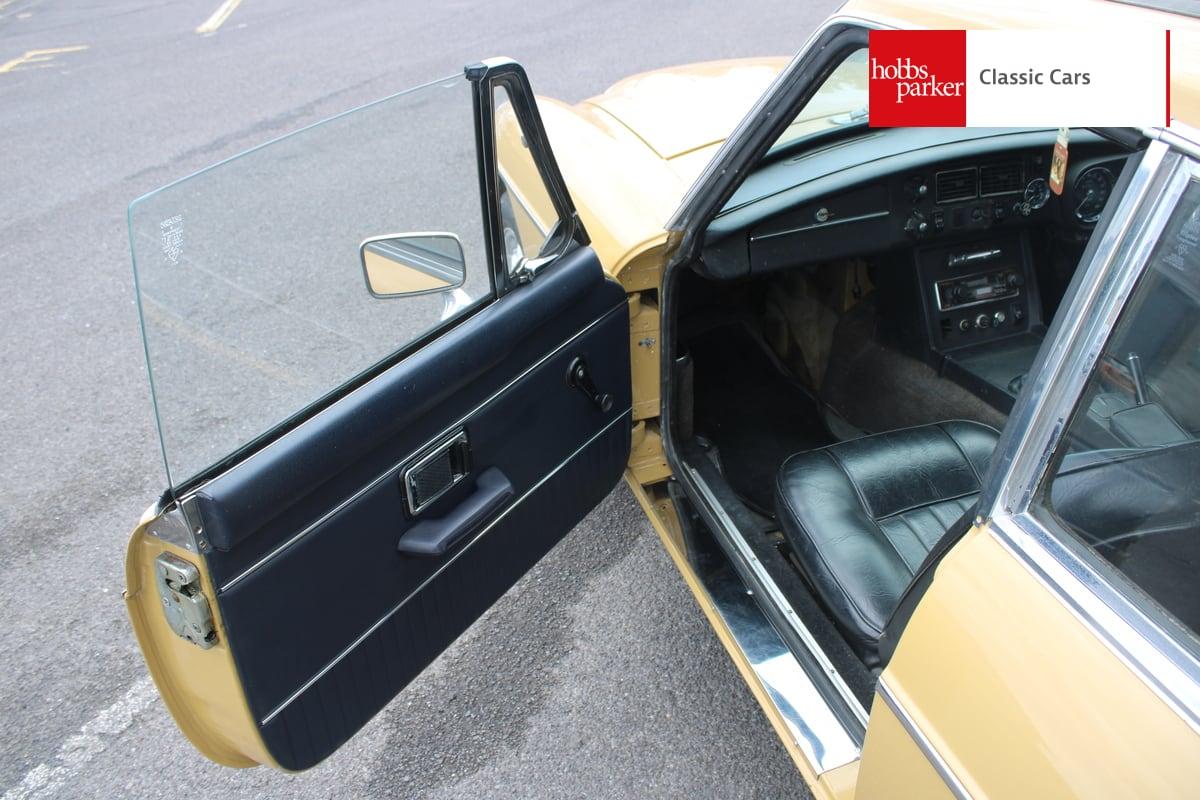 1972 MG B GT V8