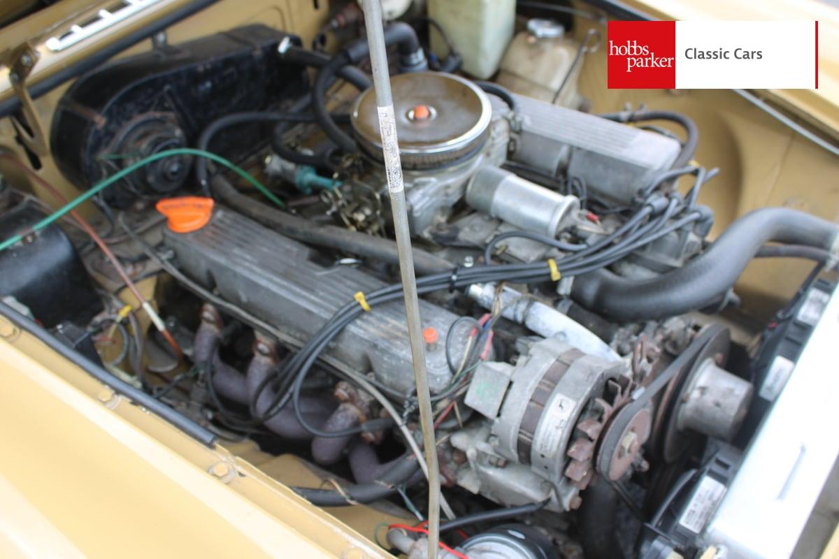 1972 MG B GT V8