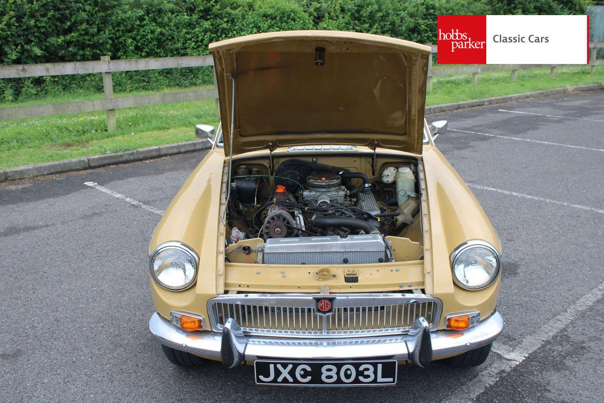 1972 MG B GT V8