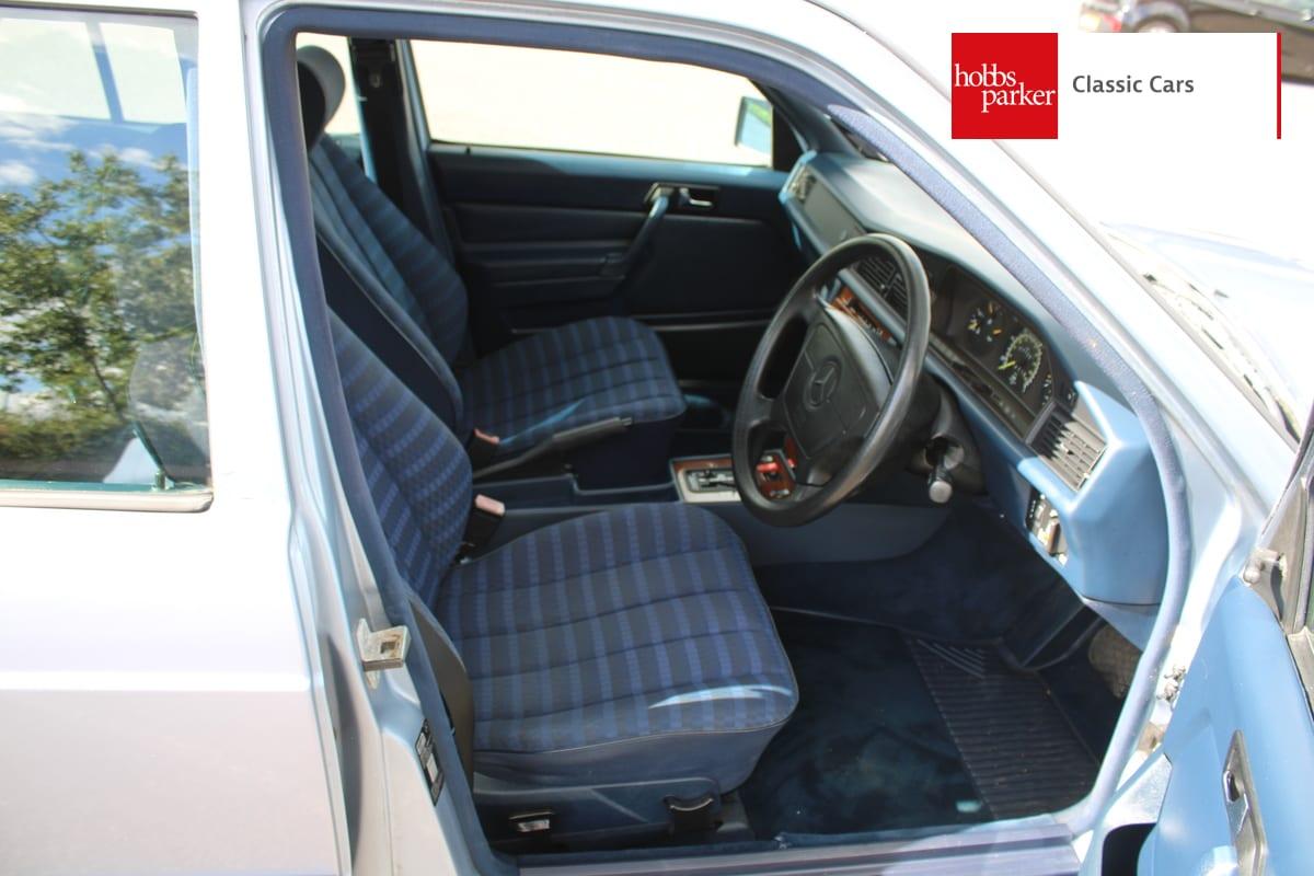 1994 Mercedes - Benz 190E AUTO