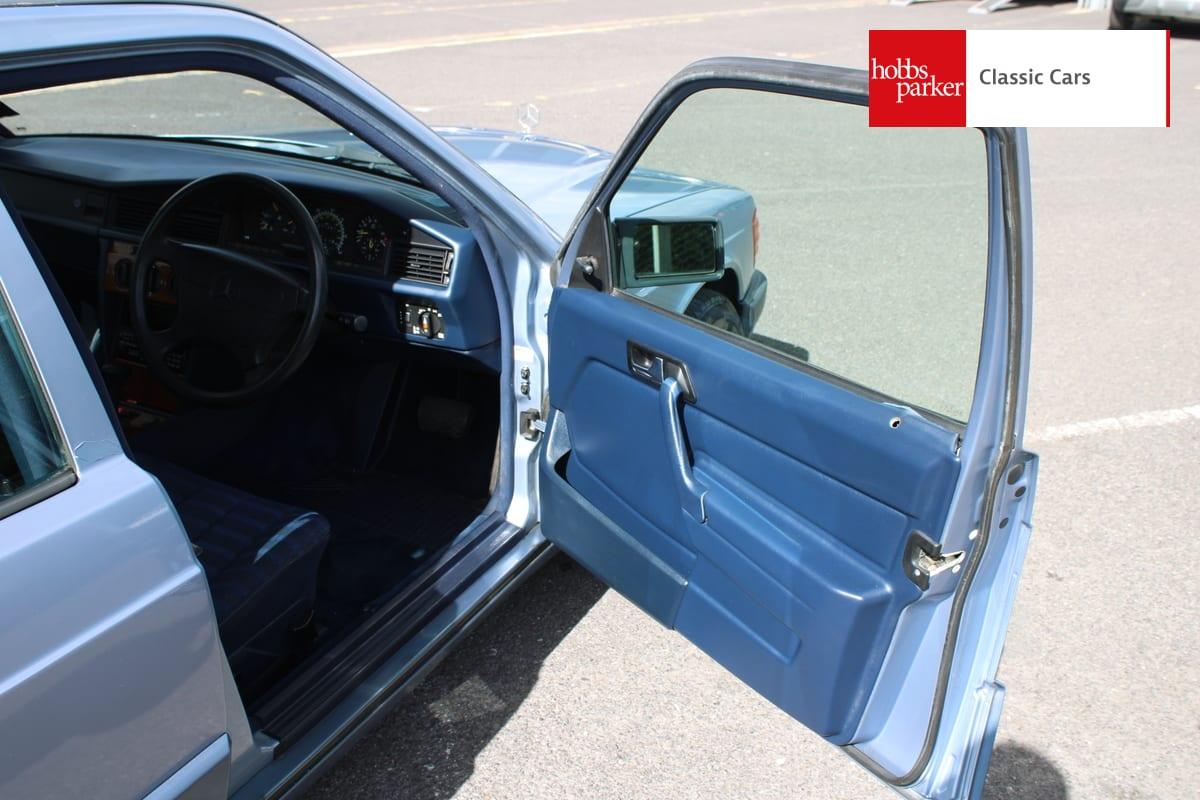 1994 Mercedes - Benz 190E AUTO