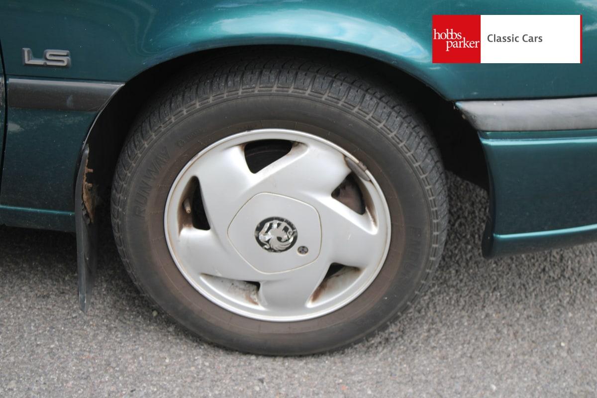 1995 Vauxhall CAVALIER LS 1.8