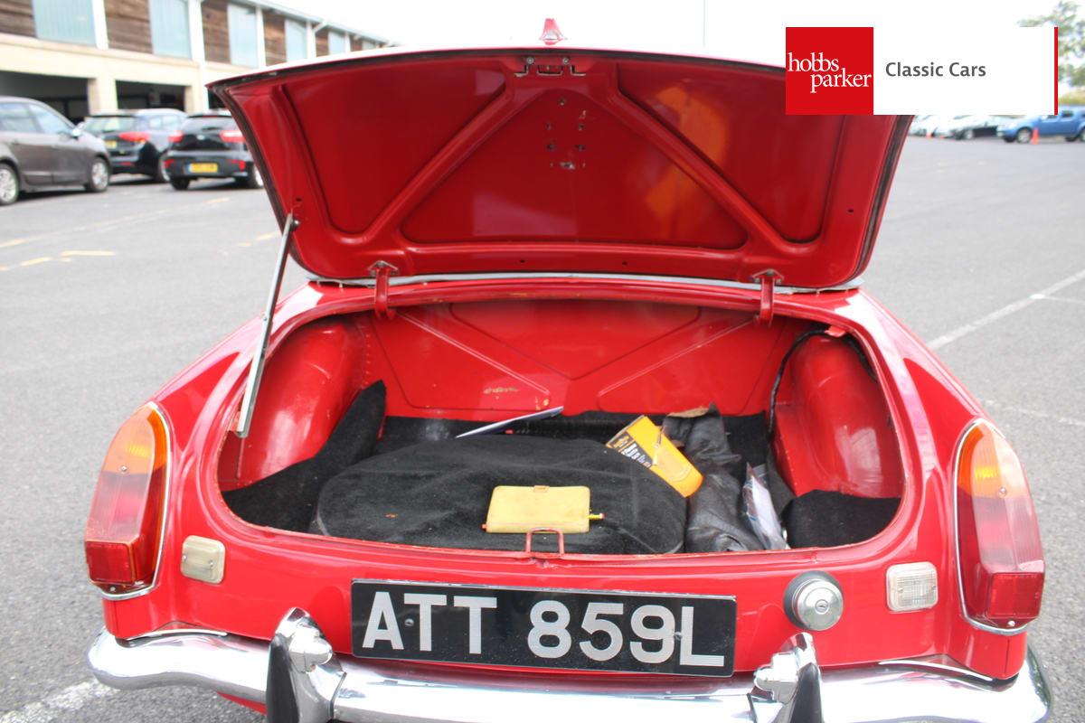 1972 MG B Roadster