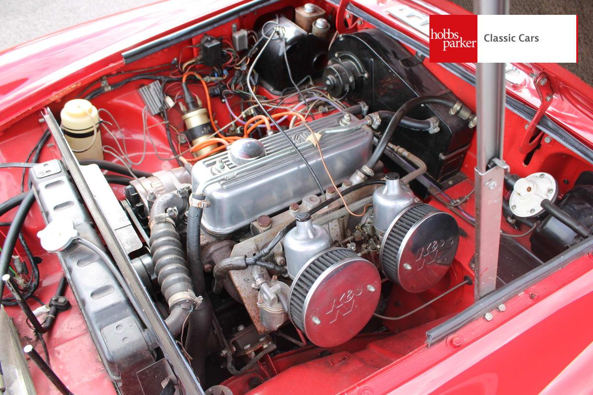 1972 MG B Roadster