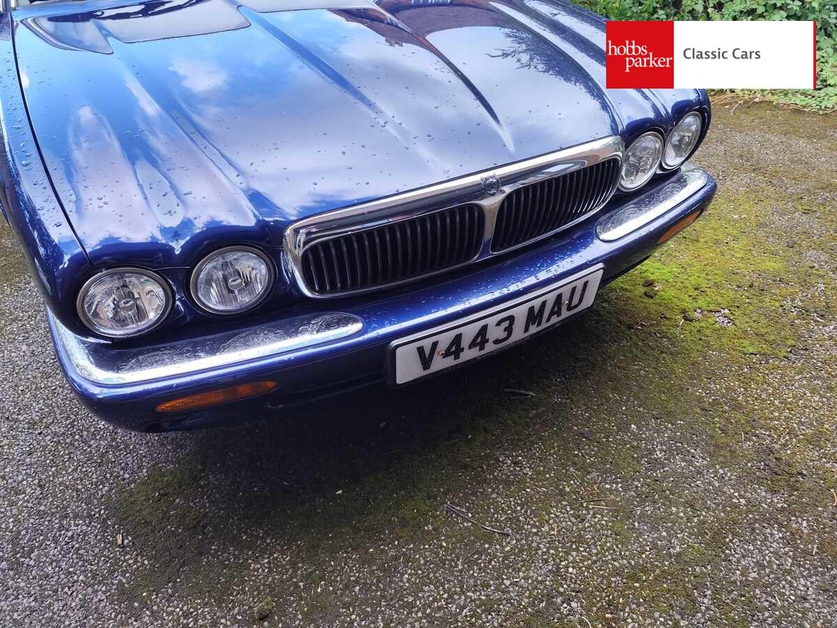 2000 Jaguar XJ8 AUTO