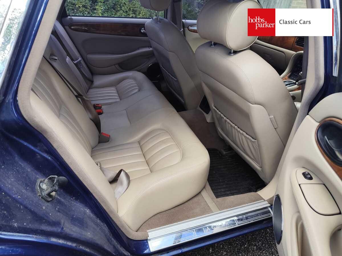 2000 Jaguar XJ8 AUTO
