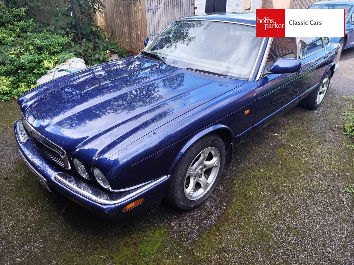 2000 Jaguar XJ8 AUTO