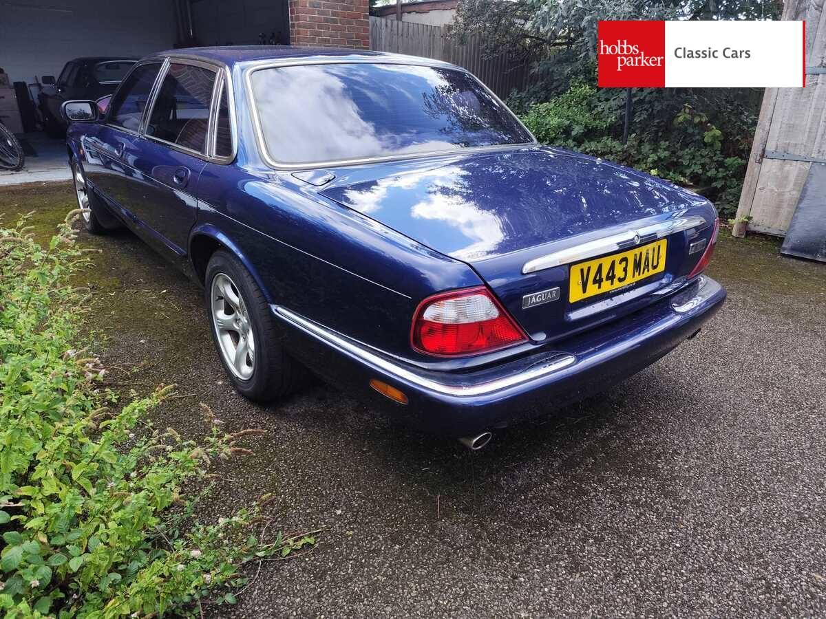 2000 Jaguar XJ8 AUTO