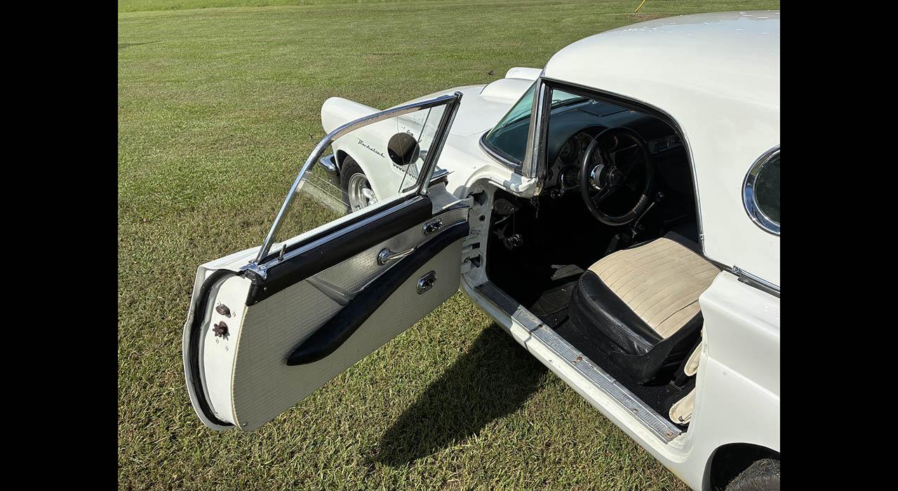 1957 Ford Thunderbird