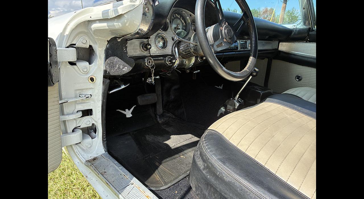1957 Ford Thunderbird