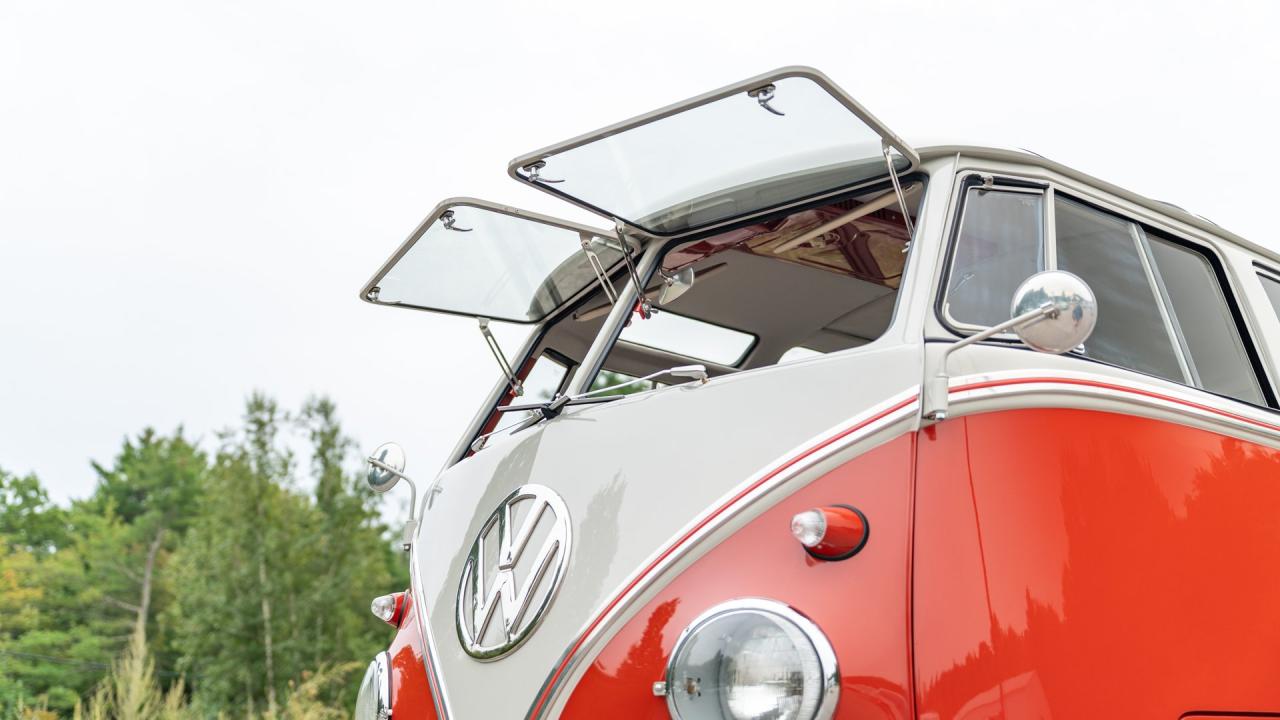 1961 Volkswagen 1961 Volkswagen Micro Bus De Luxe &lsquo;23-Window' Samba