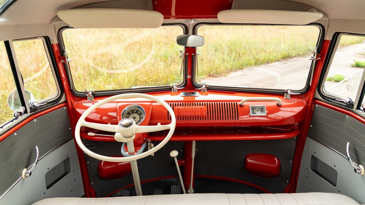 1961 Volkswagen 1961 Volkswagen Micro Bus De Luxe &lsquo;23-Window' Samba