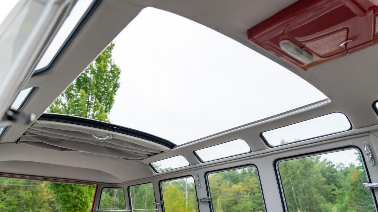 1961 Volkswagen 1961 Volkswagen Micro Bus De Luxe &lsquo;23-Window' Samba