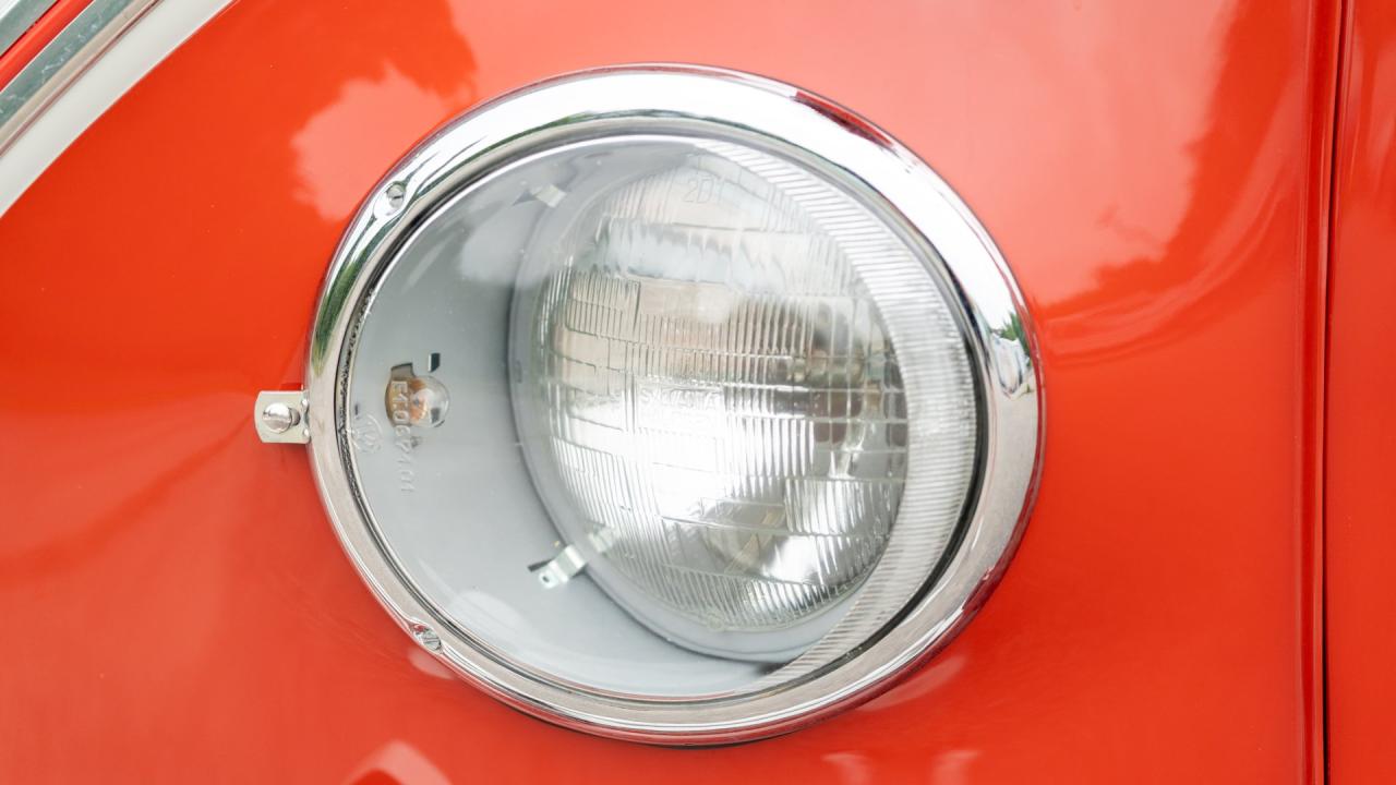 1961 Volkswagen 1961 Volkswagen Micro Bus De Luxe &lsquo;23-Window' Samba