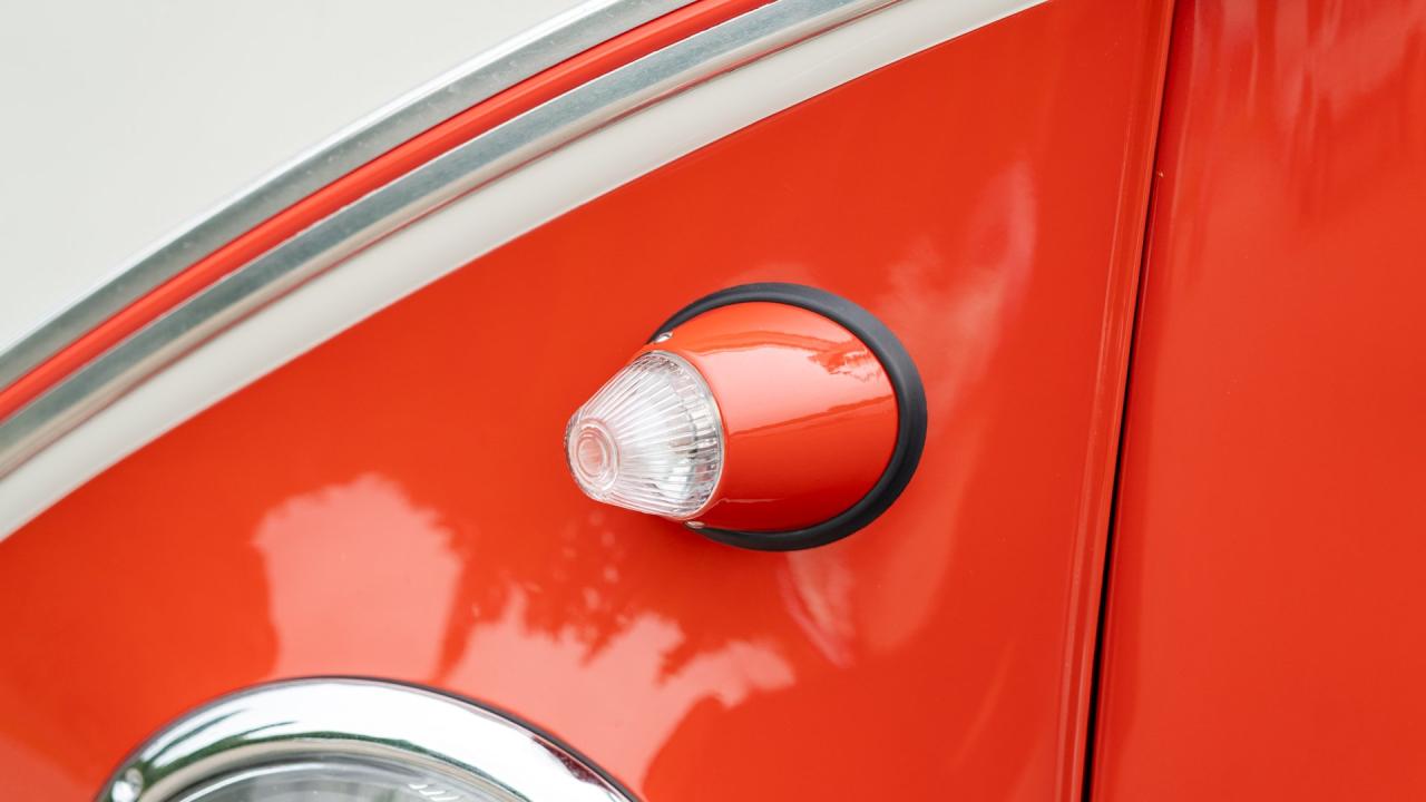 1961 Volkswagen 1961 Volkswagen Micro Bus De Luxe &lsquo;23-Window' Samba