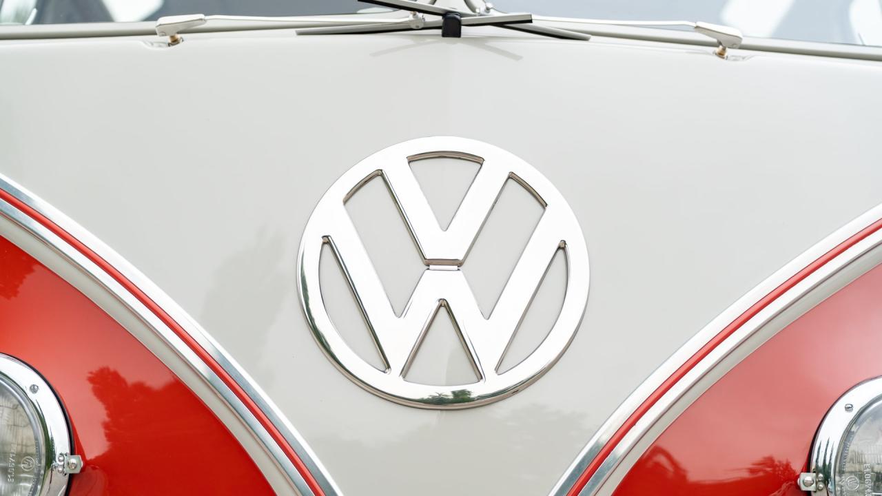 1961 Volkswagen 1961 Volkswagen Micro Bus De Luxe &lsquo;23-Window' Samba
