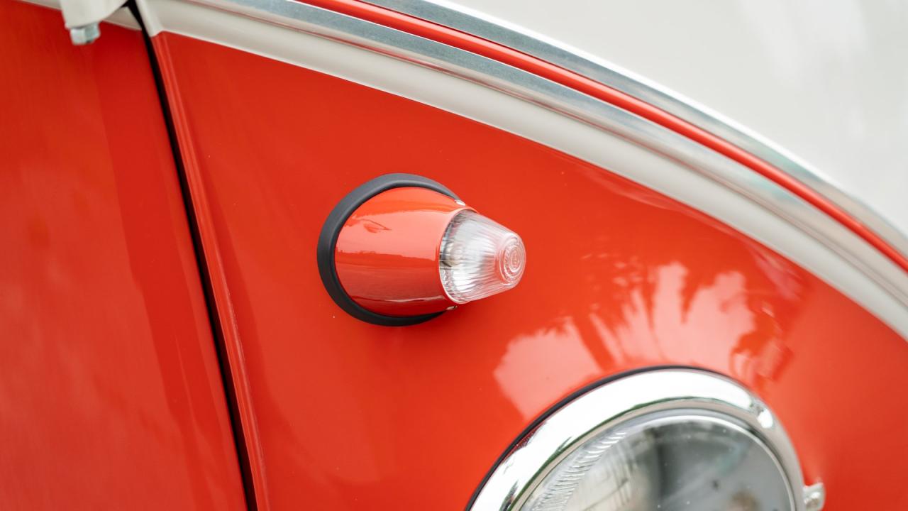 1961 Volkswagen 1961 Volkswagen Micro Bus De Luxe &lsquo;23-Window' Samba