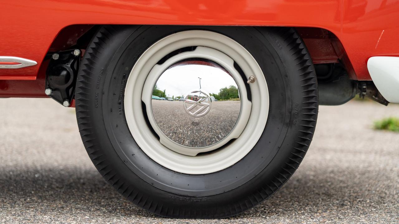 1961 Volkswagen 1961 Volkswagen Micro Bus De Luxe &lsquo;23-Window' Samba