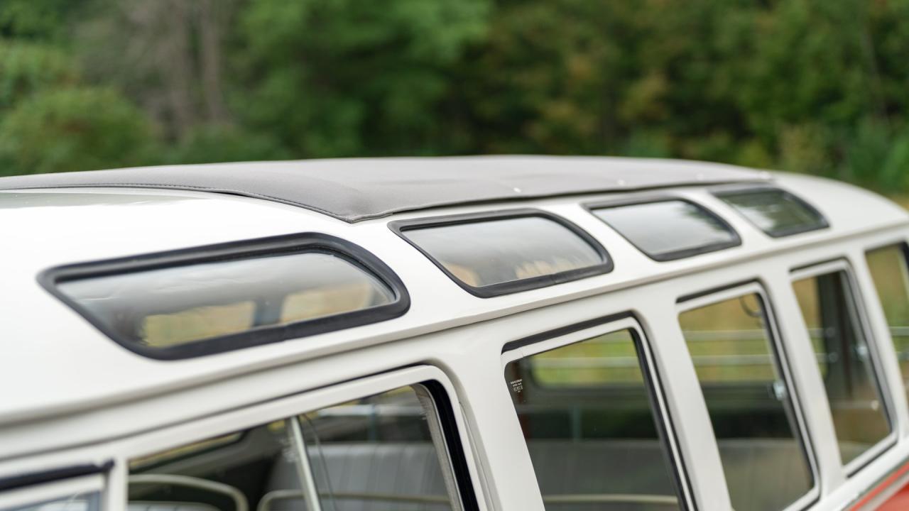 1961 Volkswagen 1961 Volkswagen Micro Bus De Luxe &lsquo;23-Window' Samba