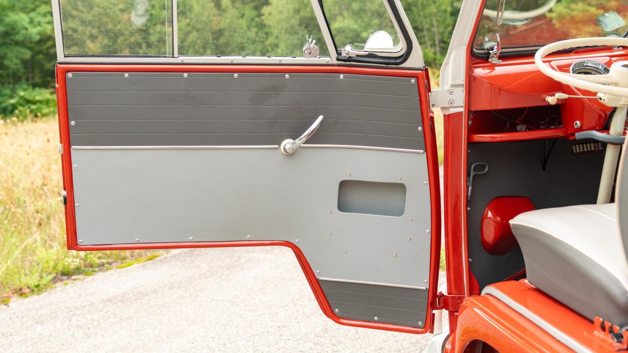 1961 Volkswagen 1961 Volkswagen Micro Bus De Luxe &lsquo;23-Window' Samba