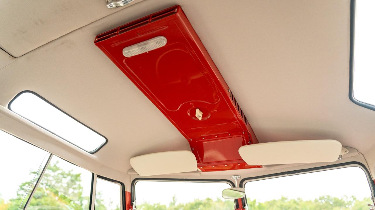 1961 Volkswagen 1961 Volkswagen Micro Bus De Luxe &lsquo;23-Window' Samba