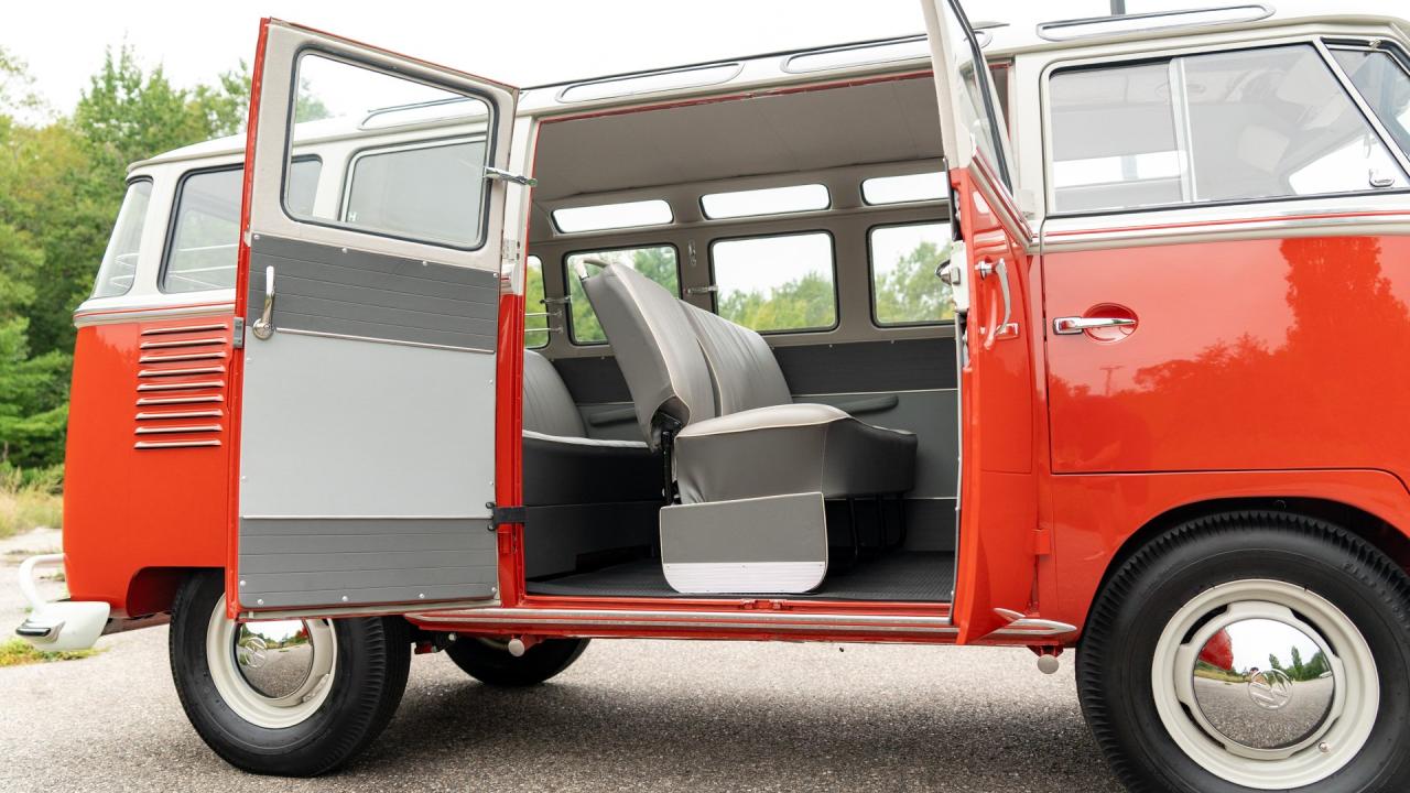 1961 Volkswagen 1961 Volkswagen Micro Bus De Luxe &lsquo;23-Window' Samba