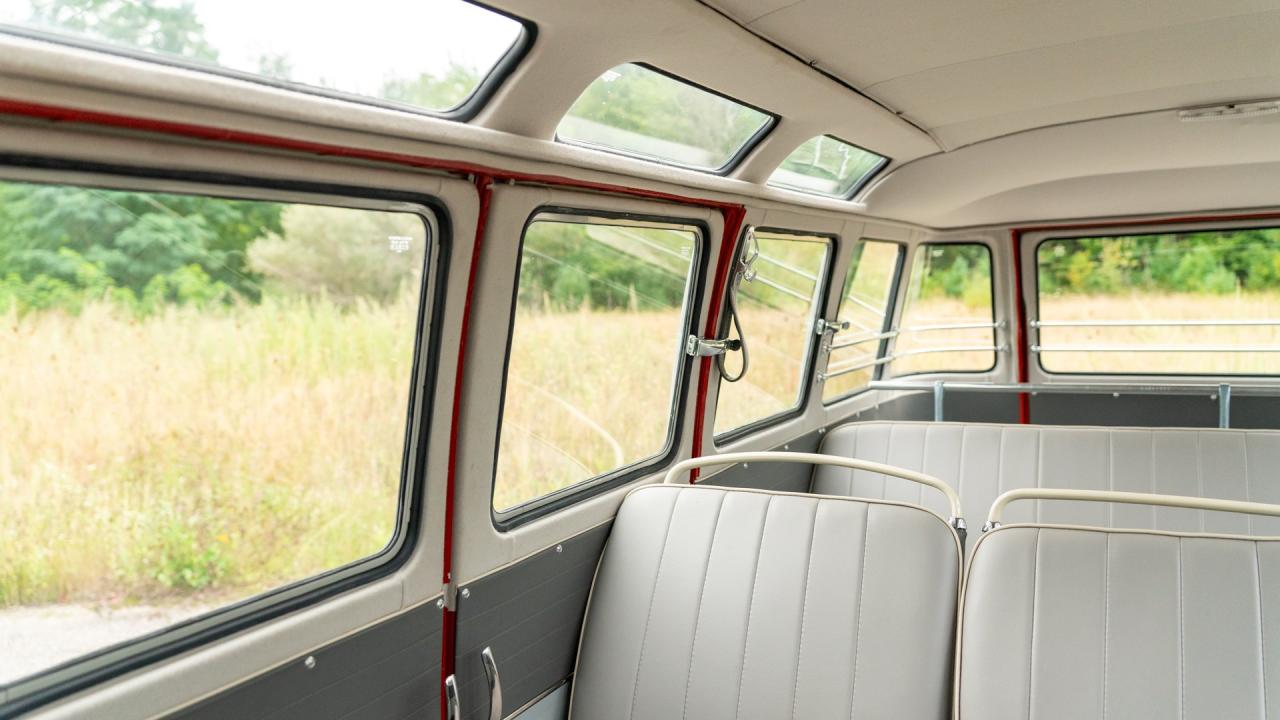 1961 Volkswagen 1961 Volkswagen Micro Bus De Luxe &lsquo;23-Window' Samba