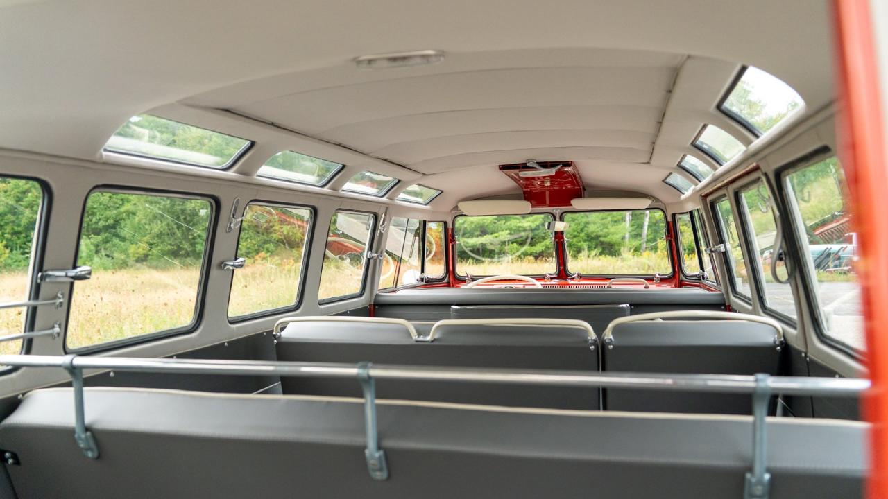 1961 Volkswagen 1961 Volkswagen Micro Bus De Luxe &lsquo;23-Window' Samba