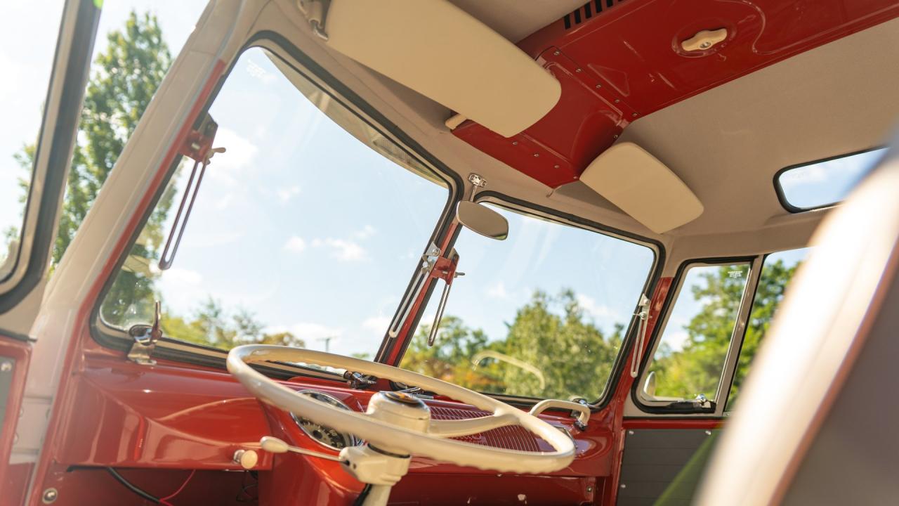 1961 Volkswagen 1961 Volkswagen Micro Bus De Luxe &lsquo;23-Window' Samba
