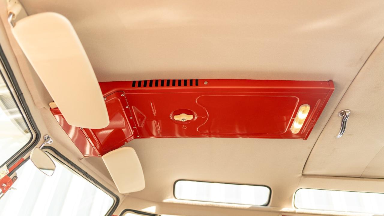 1961 Volkswagen 1961 Volkswagen Micro Bus De Luxe &lsquo;23-Window' Samba