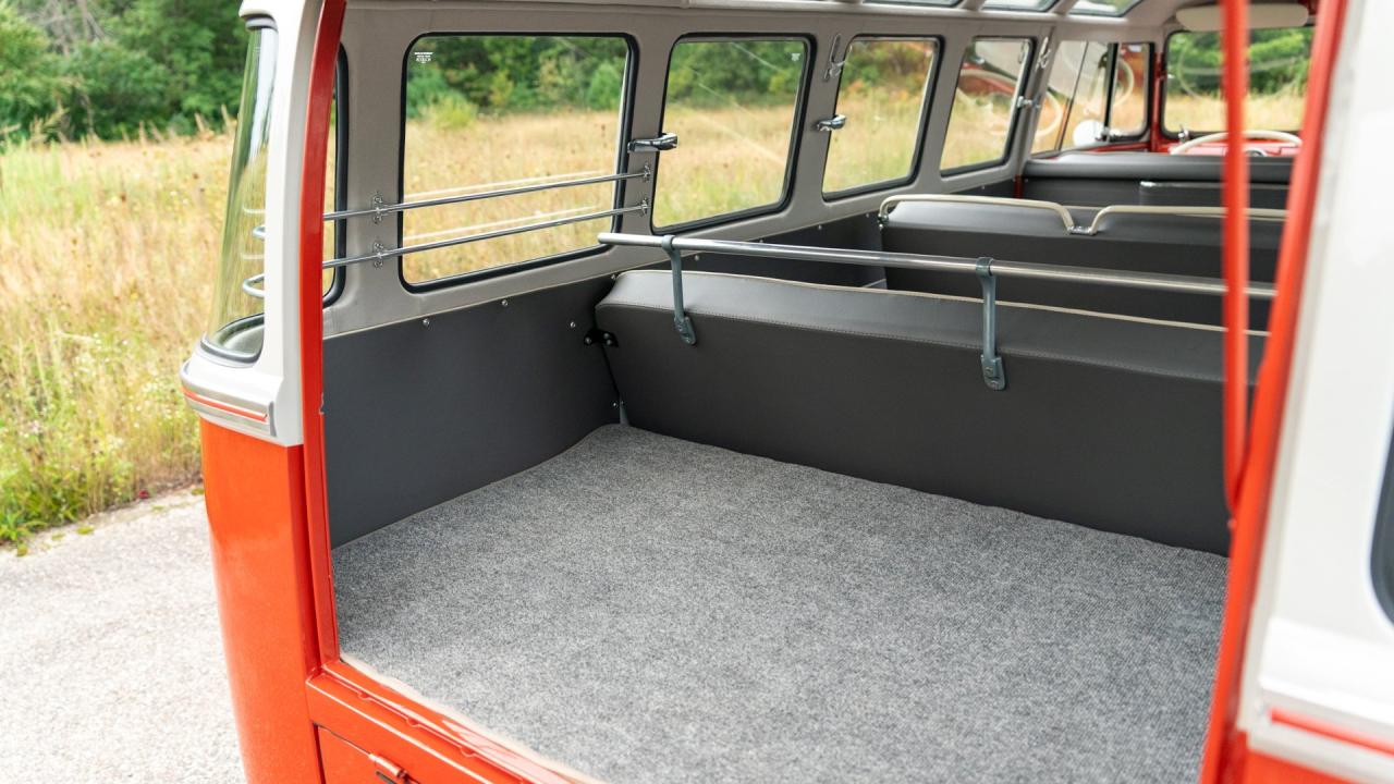 1961 Volkswagen 1961 Volkswagen Micro Bus De Luxe &lsquo;23-Window' Samba