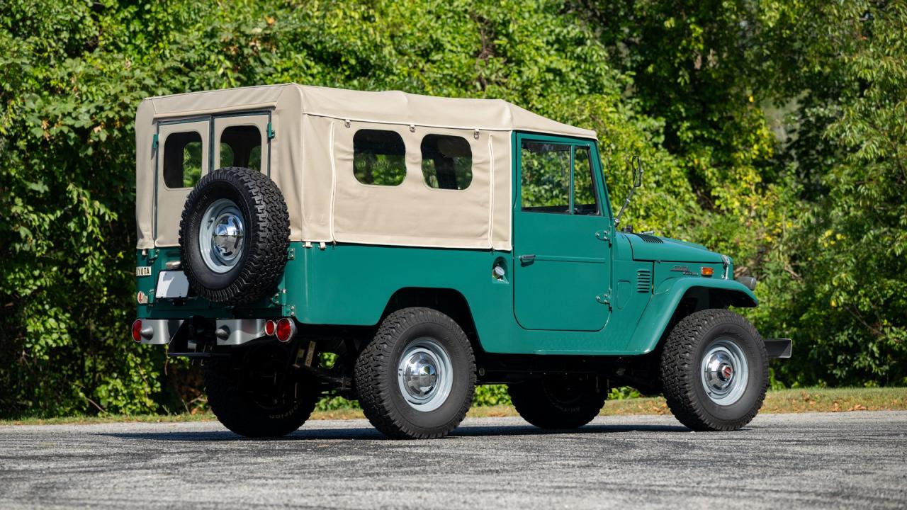 1972 Toyota Land Cruiser FJ43 Soft-Top