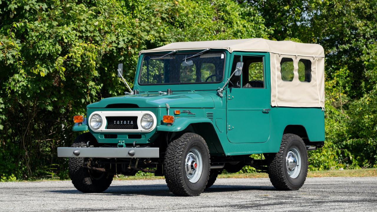 1972 Toyota Land Cruiser FJ43 Soft-Top