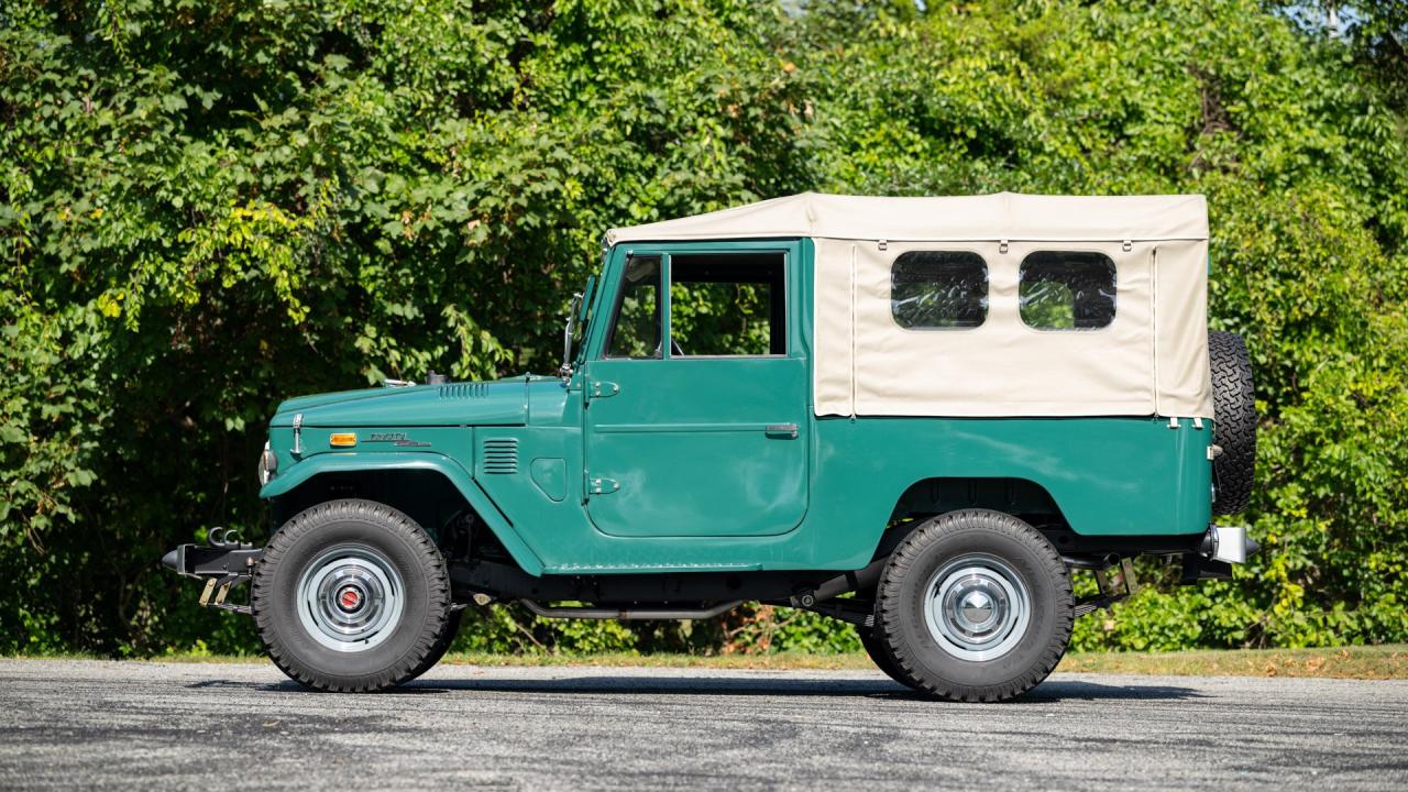 1972 Toyota Land Cruiser FJ43 Soft-Top