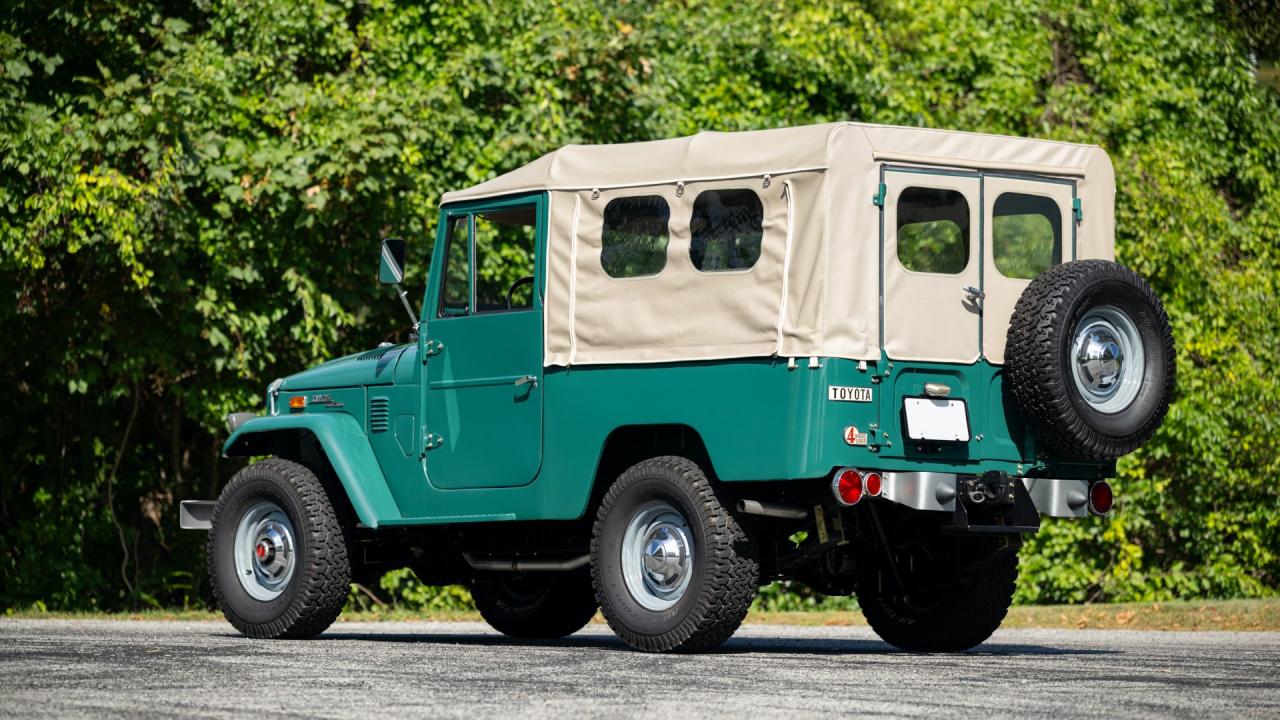 1972 Toyota Land Cruiser FJ43 Soft-Top