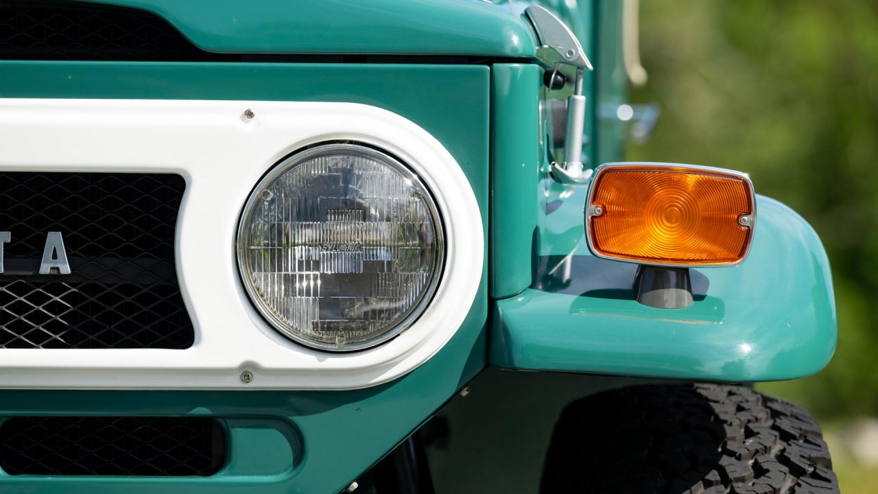 1972 Toyota Land Cruiser FJ43 Soft-Top
