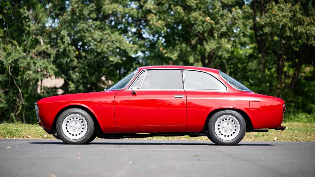 1966 Alfa Romeo Giulia Sprint GT &lsquo;Stepnose&rsquo; Restomod