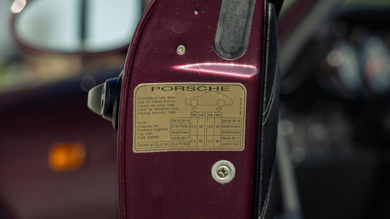 1993 Porsche 911 Carrera 2 Coupe