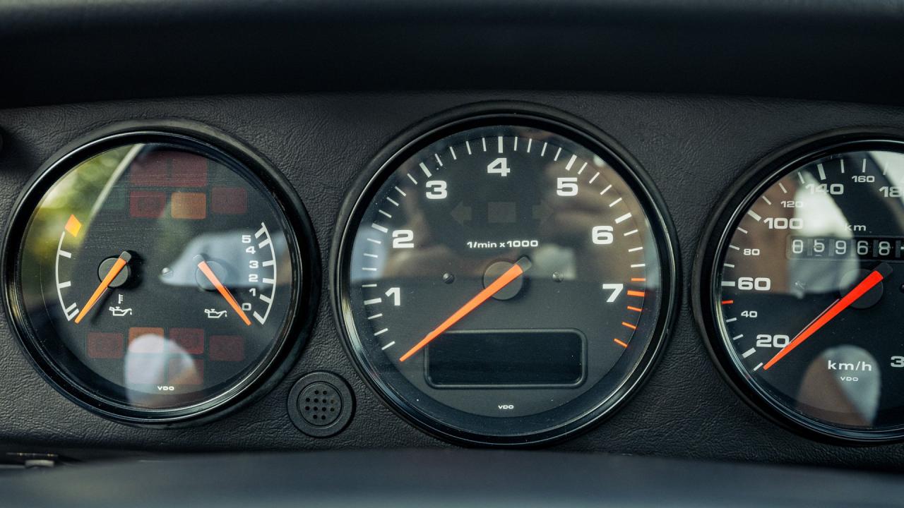 1993 Porsche 911 Carrera 2 Coupe